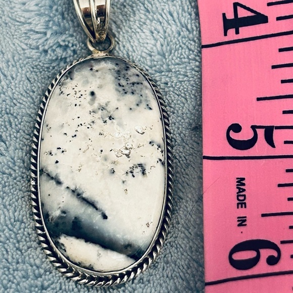 New Wild Jasper gemstone Pendant set in stamped 925 sterling silver setting. - Picture 1 of 3